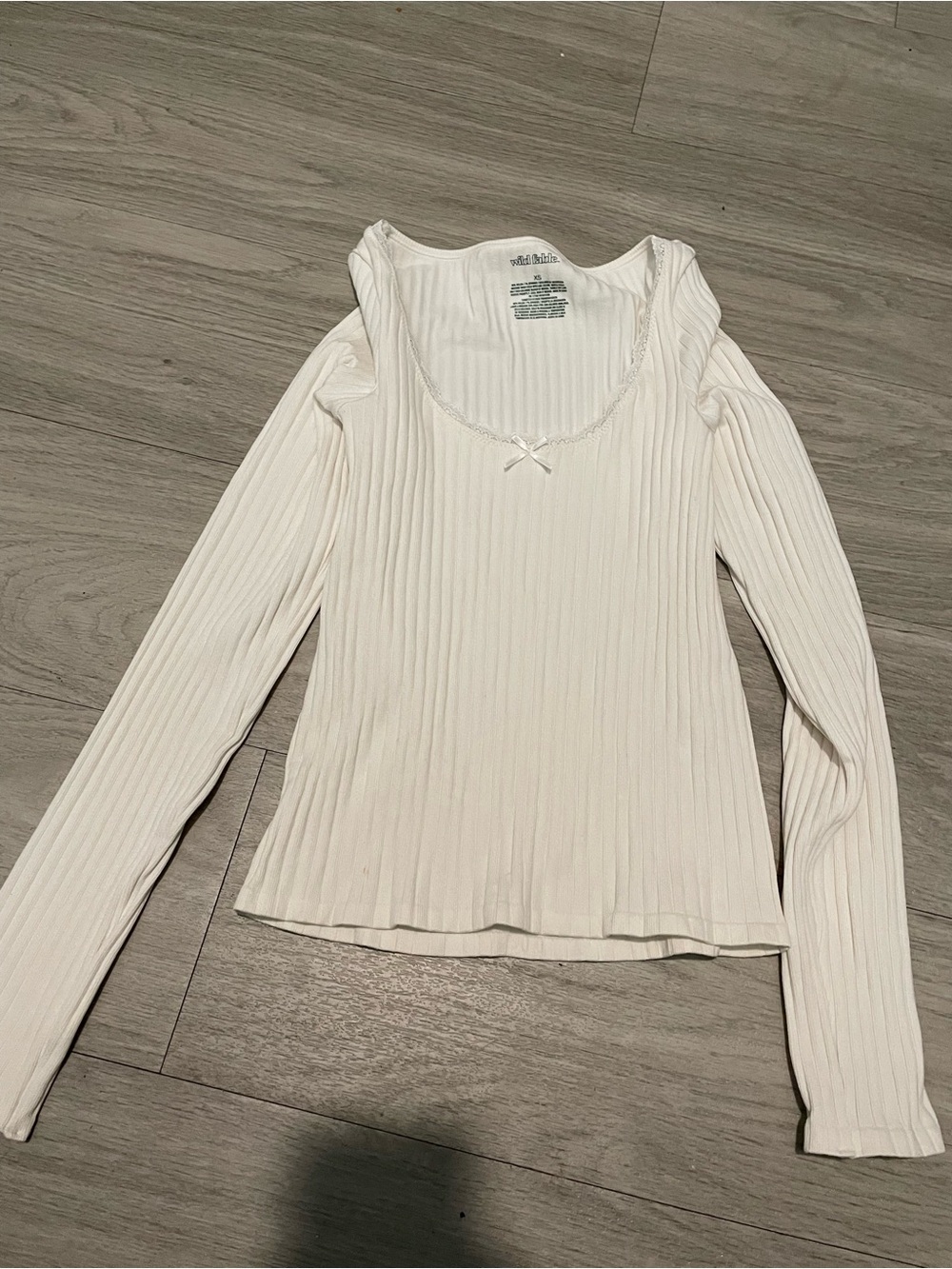 wild fable White Ribbed Long-Sleeve Scoop Neck Top with Bow